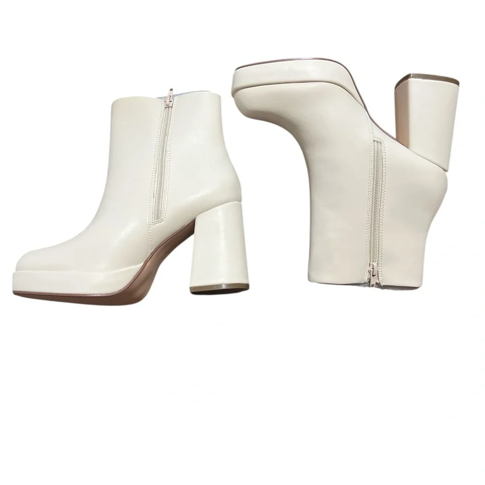 New in box Rialto Cream winter white Chunky Heel Boots Classic 7 1/2 - Picture 7 of 16